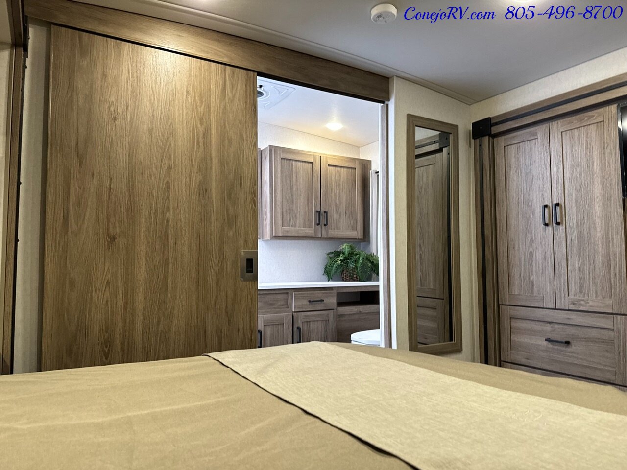 2023 Winnebago Vista 33K Double Slide Outs King Bed Power Loft Bed 1 ½ Bath   - Photo 17 - Thousand Oaks, CA 91360