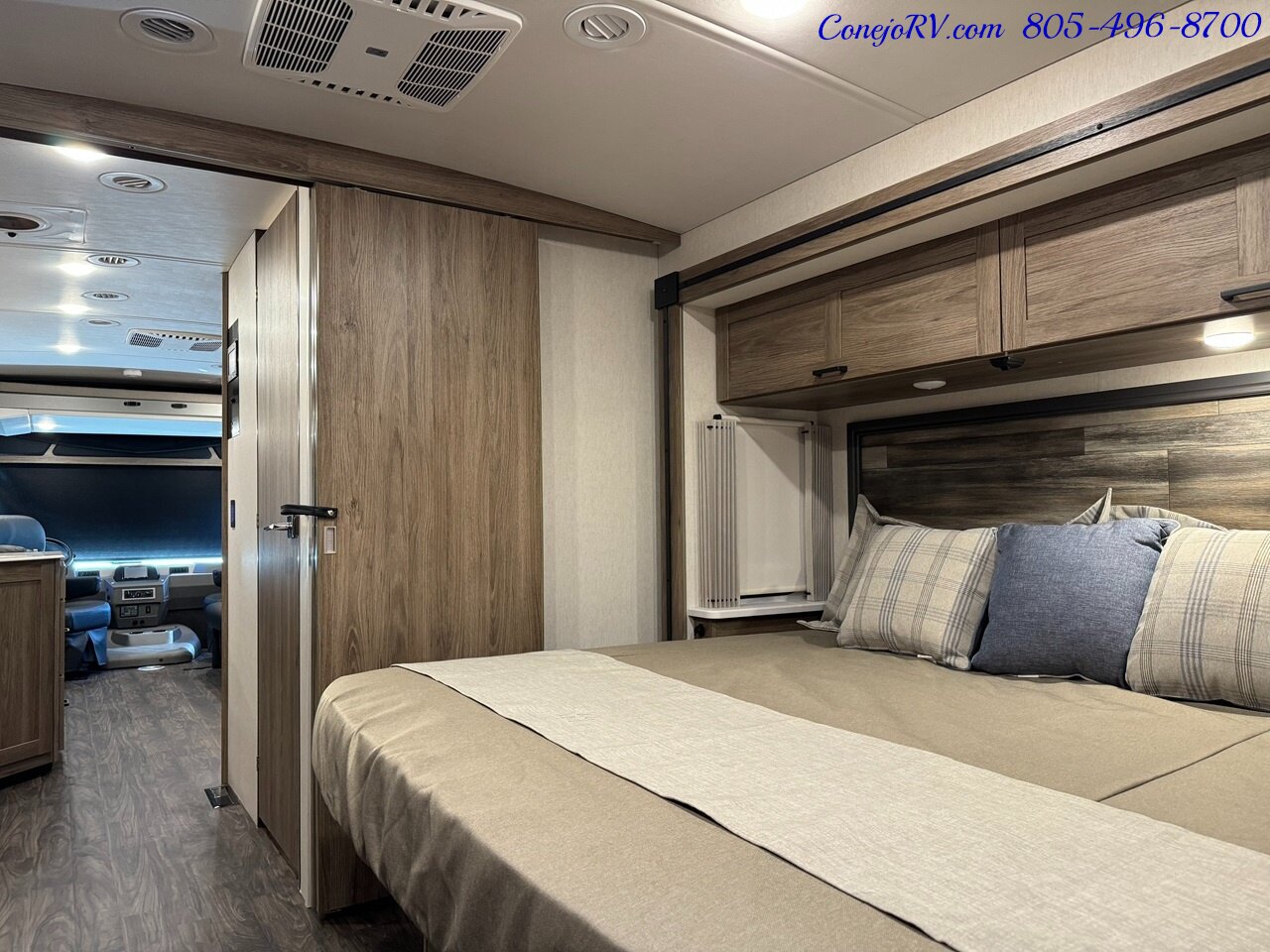 2023 Winnebago Vista 33K Double Slide Outs King Bed Power Loft Bed 1 ½ Bath   - Photo 24 - Thousand Oaks, CA 91360