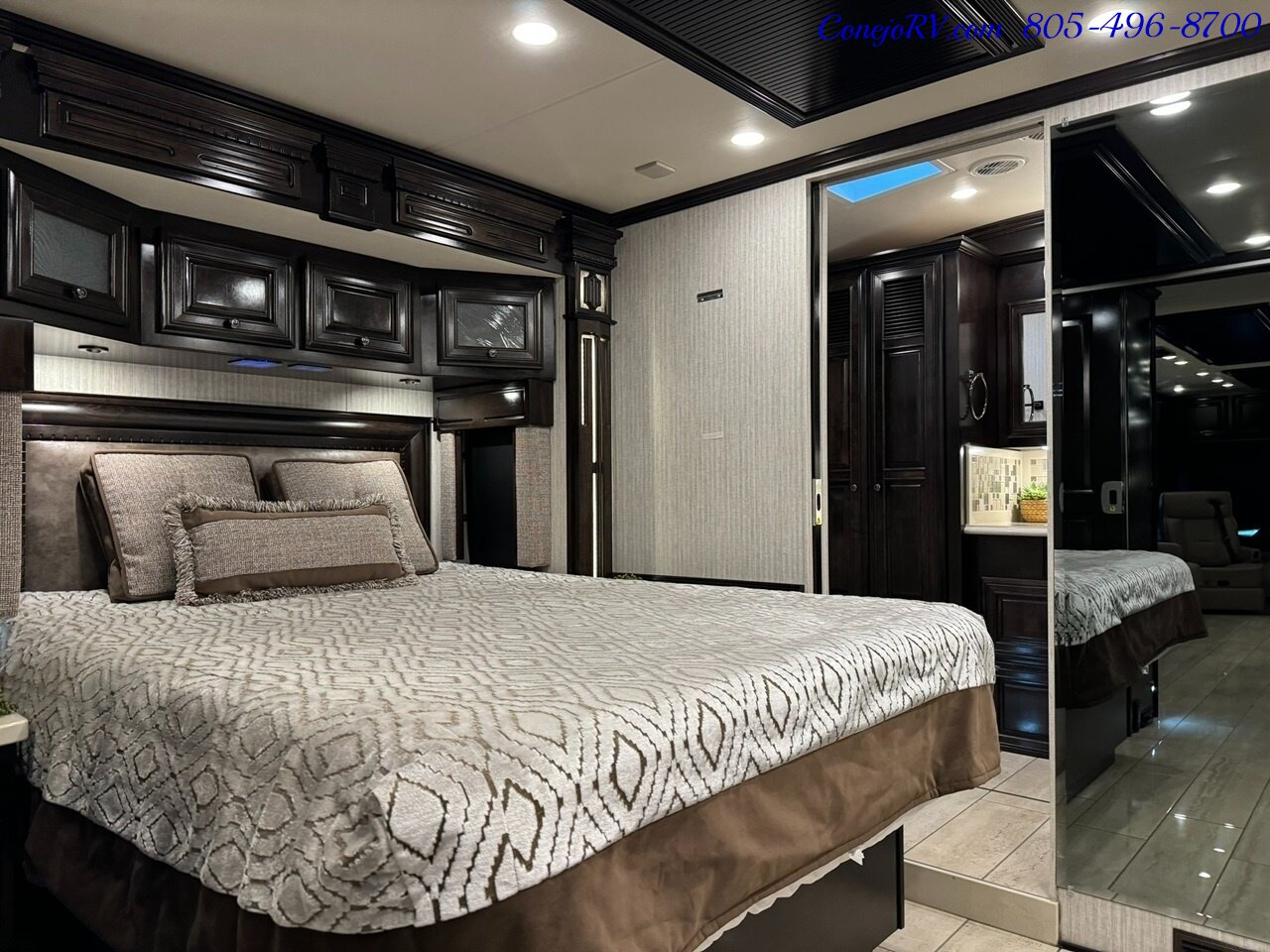 2019 Newmar Dutch Star 3736 Triple Slide Bath & ½ Freightliner XCR Chassis  with 450Hp Cummins L9 Engine 35K Miles - Photo 22 - Thousand Oaks, CA 91360