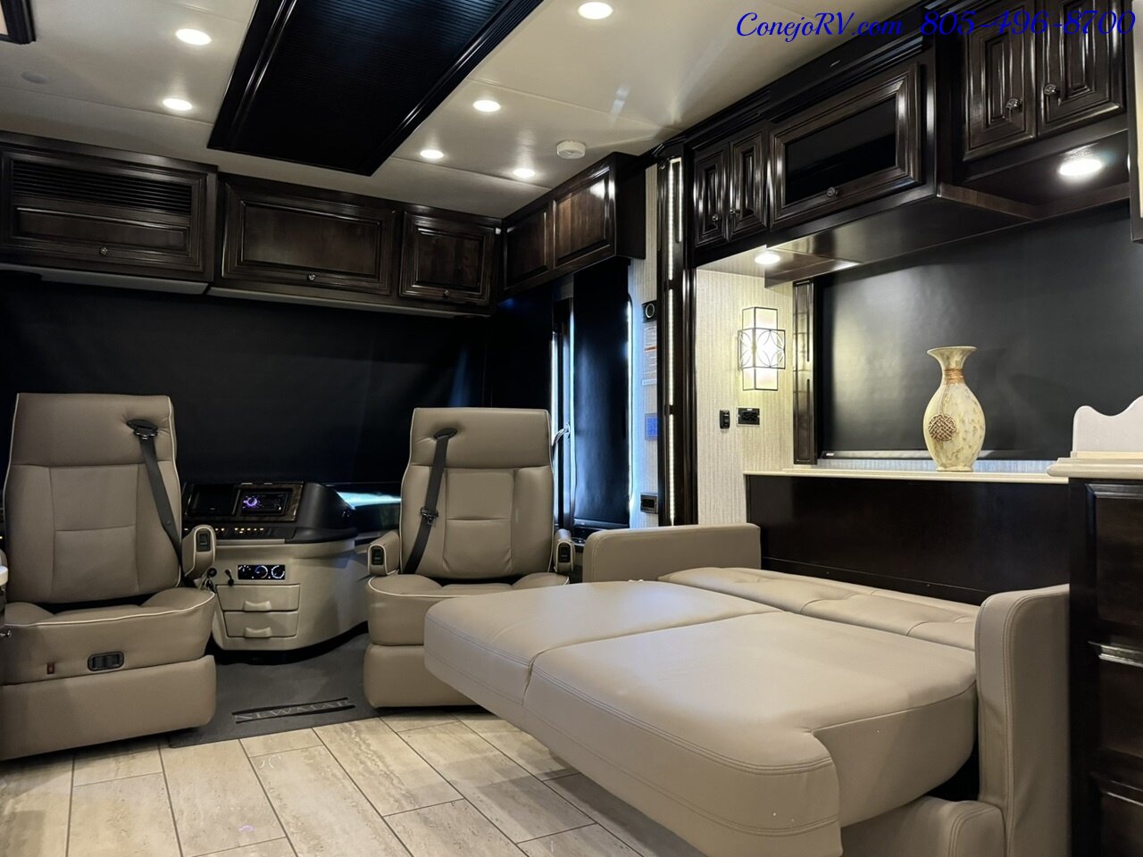 2019 Newmar Dutch Star 3736 Triple Slide Bath & ½ Freightliner XCR Chassis  with 450Hp Cummins L9 Engine 35K Miles - Photo 34 - Thousand Oaks, CA 91360