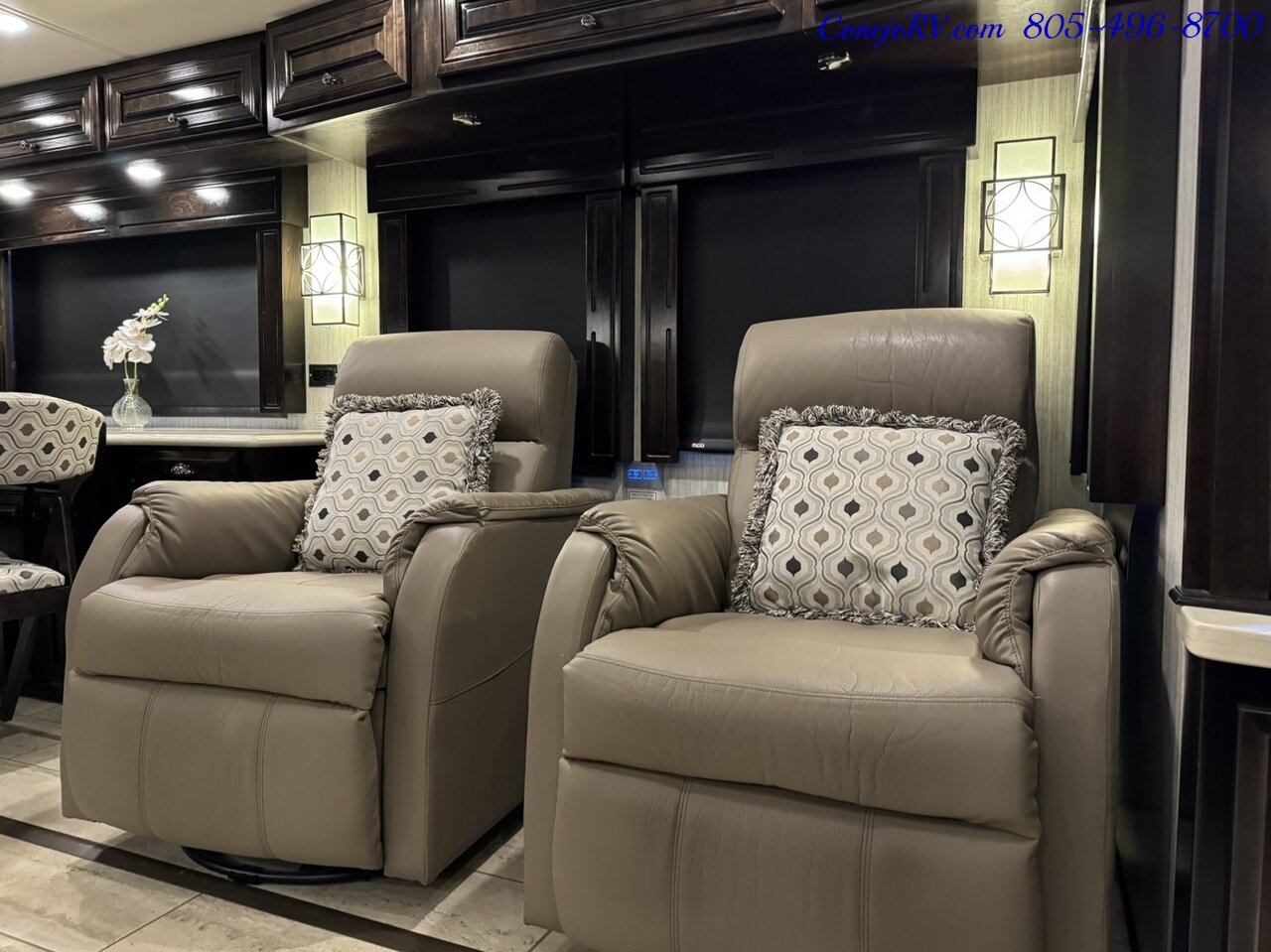 2019 Newmar Dutch Star 3736 Triple Slide Bath & ½ Freightliner XCR Chassis  with 450Hp Cummins L9 Engine 35K Miles - Photo 8 - Thousand Oaks, CA 91360