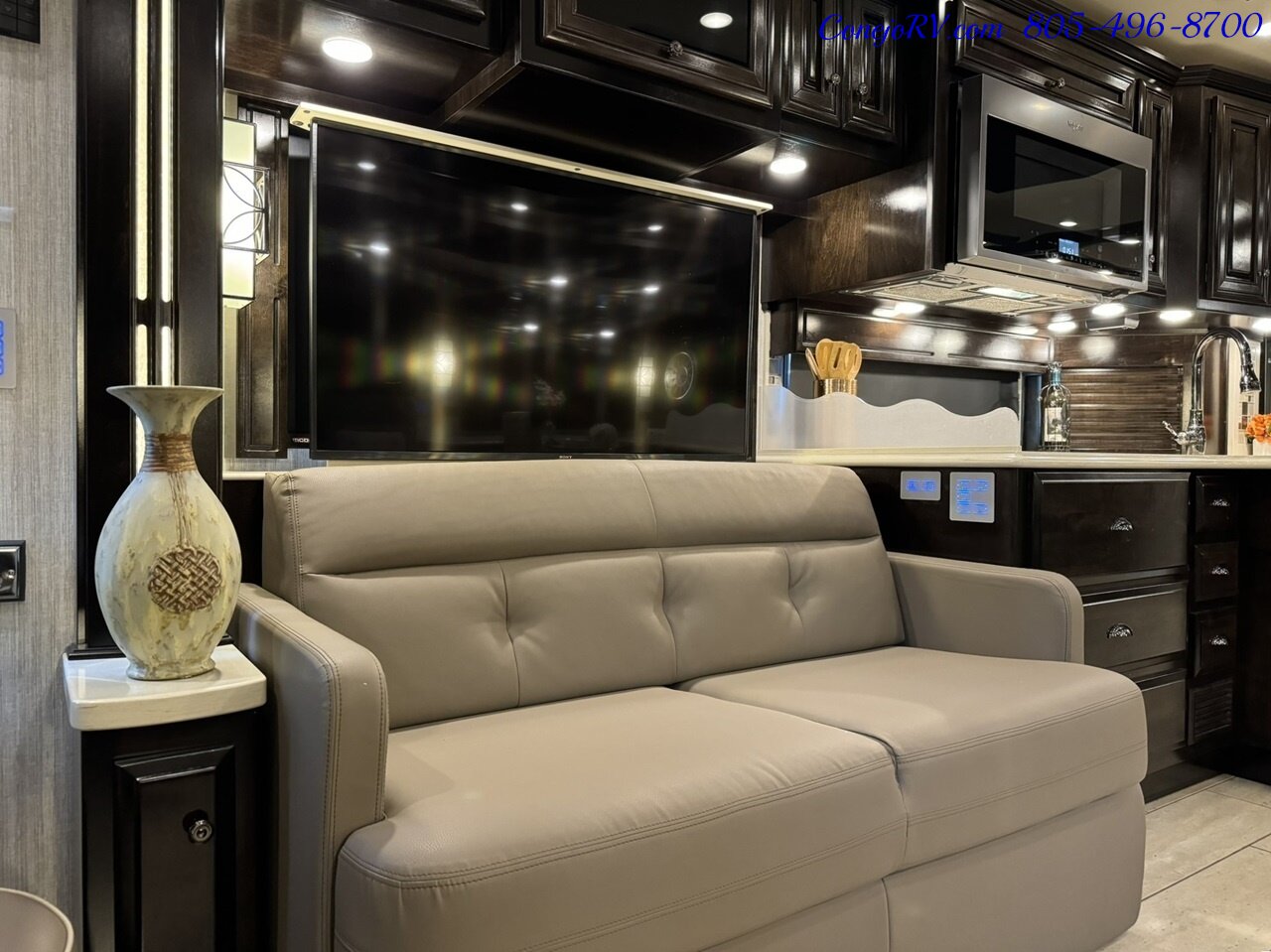 2019 Newmar Dutch Star 3736 Triple Slide Bath & ½ Freightliner XCR Chassis  with 450Hp Cummins L9 Engine 35K Miles - Photo 14 - Thousand Oaks, CA 91360