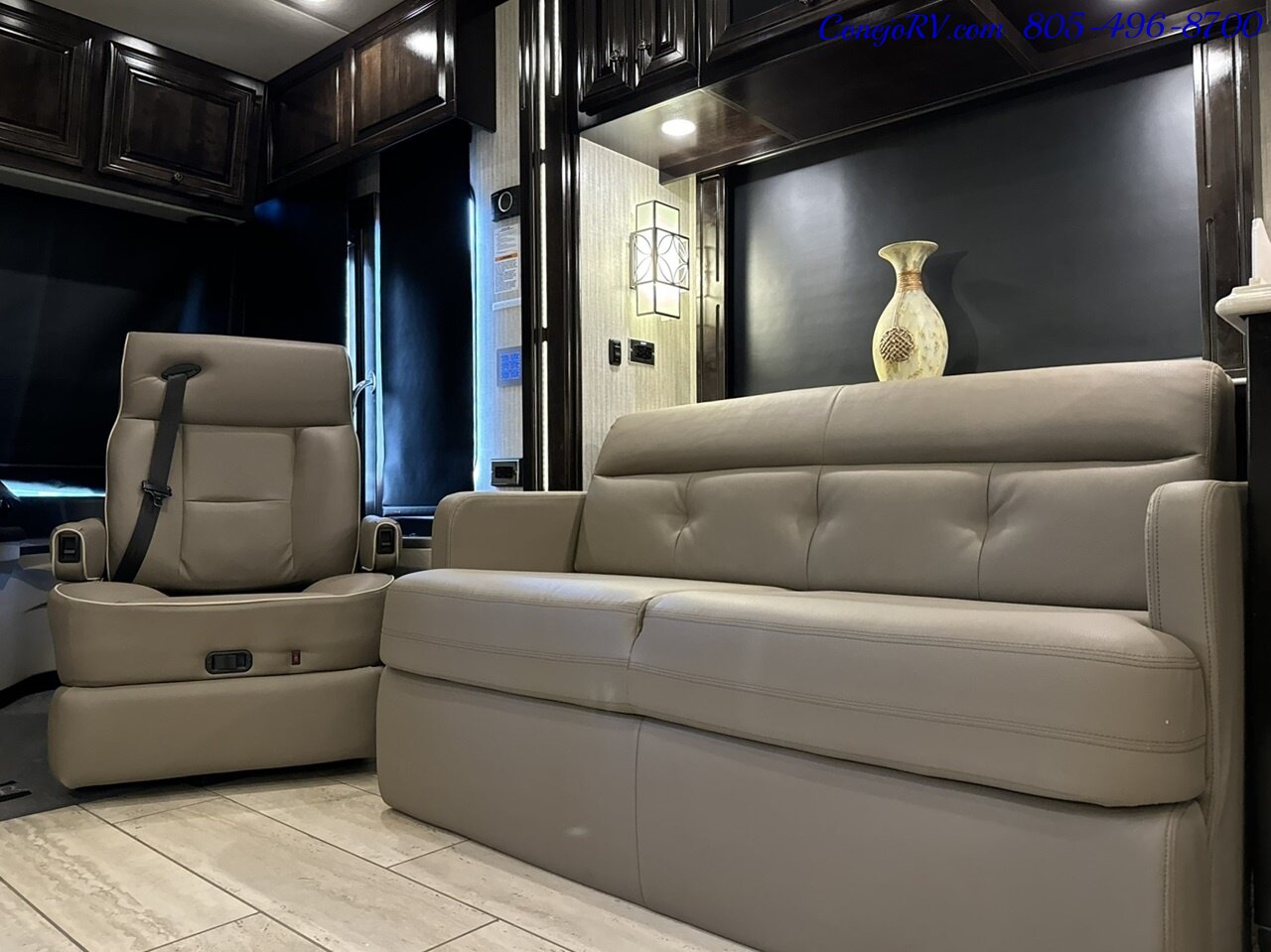 2019 Newmar Dutch Star 3736 Triple Slide Bath & ½ Freightliner XCR Chassis  with 450Hp Cummins L9 Engine 35K Miles - Photo 13 - Thousand Oaks, CA 91360