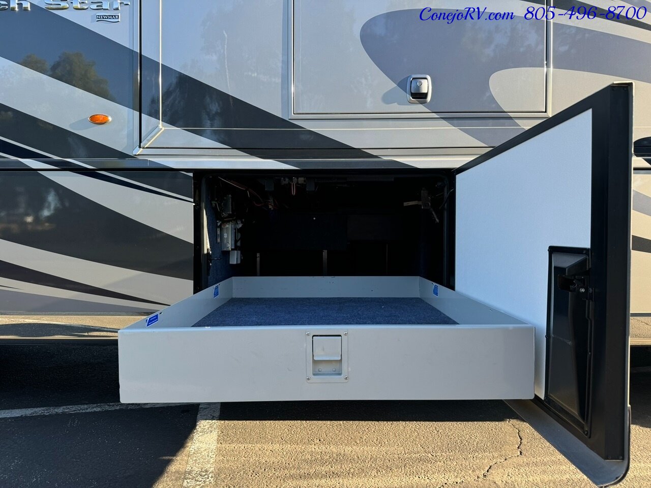 2019 Newmar Dutch Star 3736 Triple Slide Bath & ½ Freightliner XCR Chassis  with 450Hp Cummins L9 Engine 35K Miles - Photo 43 - Thousand Oaks, CA 91360