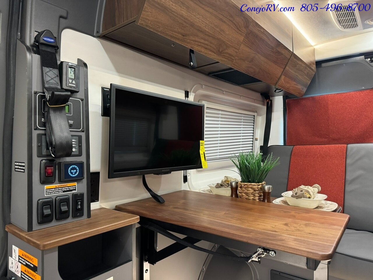 2024 Winnebago Roam 59RB Accessibility Power Lift Power Lounge Full Galley   - Photo 12 - Thousand Oaks, CA 91360