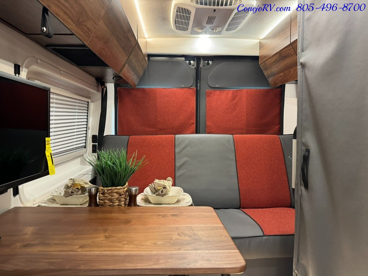 2024 Winnebago Roam 59RB Accessibility Power Lift Power Lounge Full Galley   - Photo 16 - Thousand Oaks, CA 91360