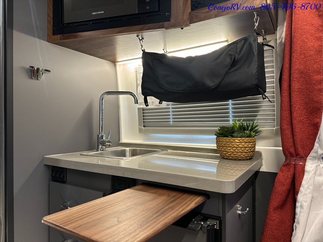 2024 Winnebago Roam 59RB Accessibility Power Lift Power Lounge Full Galley   - Photo 8 - Thousand Oaks, CA 91360