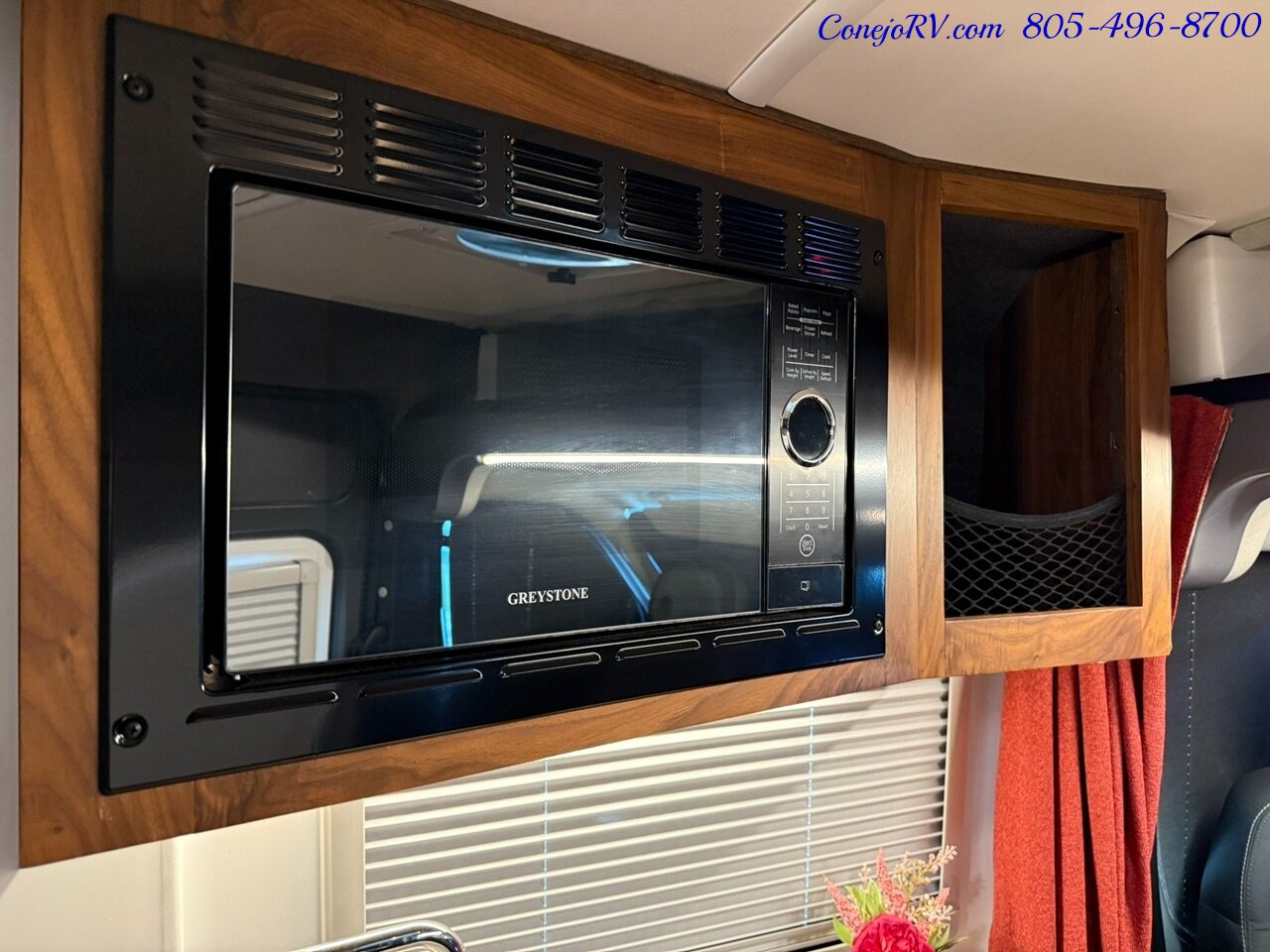 2024 Winnebago Roam 59RB Accessibility Power Lift Power Lounge Full Galley   - Photo 11 - Thousand Oaks, CA 91360