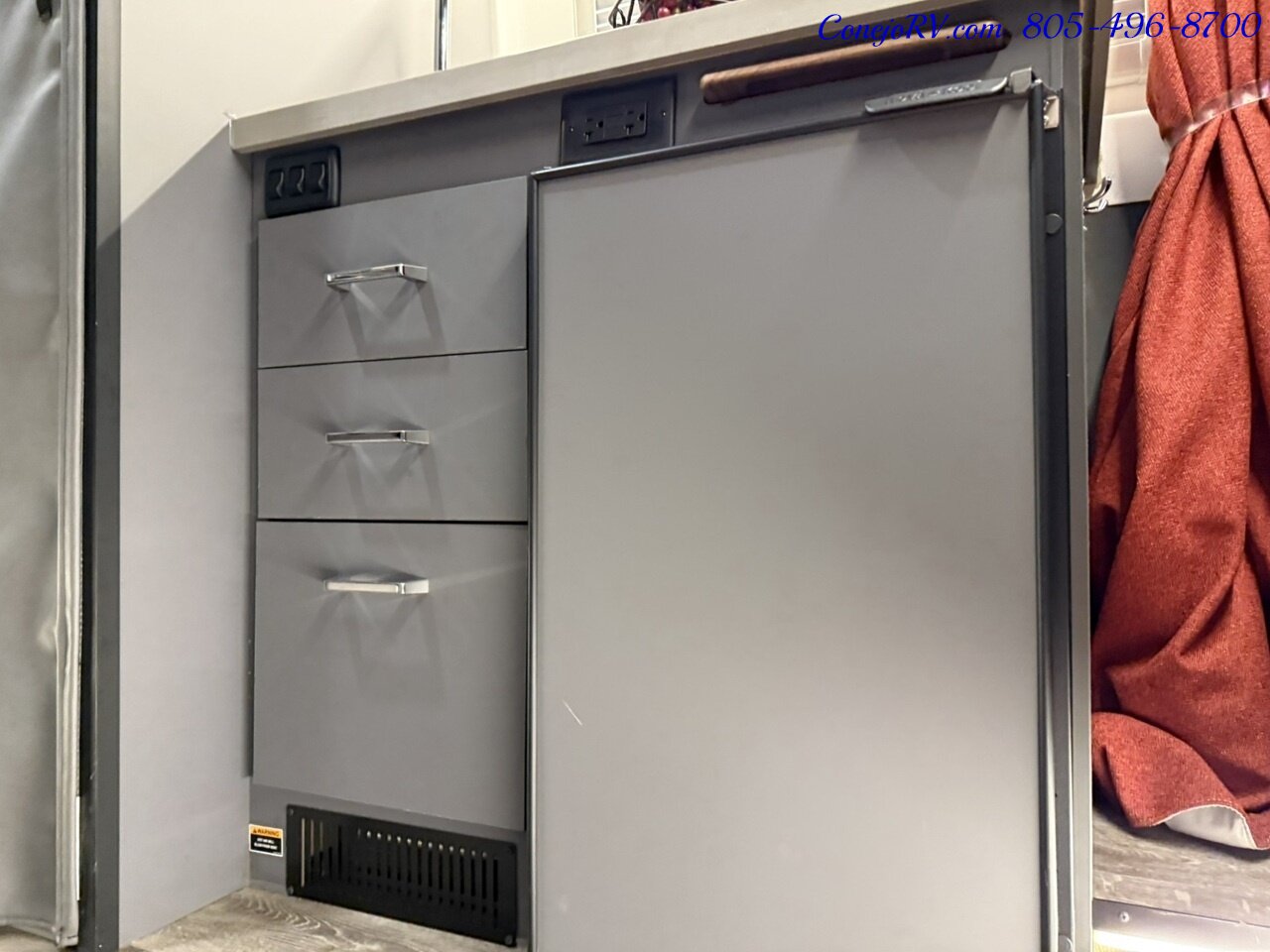 2024 Winnebago Roam 59RB Accessibility Power Lift Power Lounge Full Galley   - Photo 10 - Thousand Oaks, CA 91360