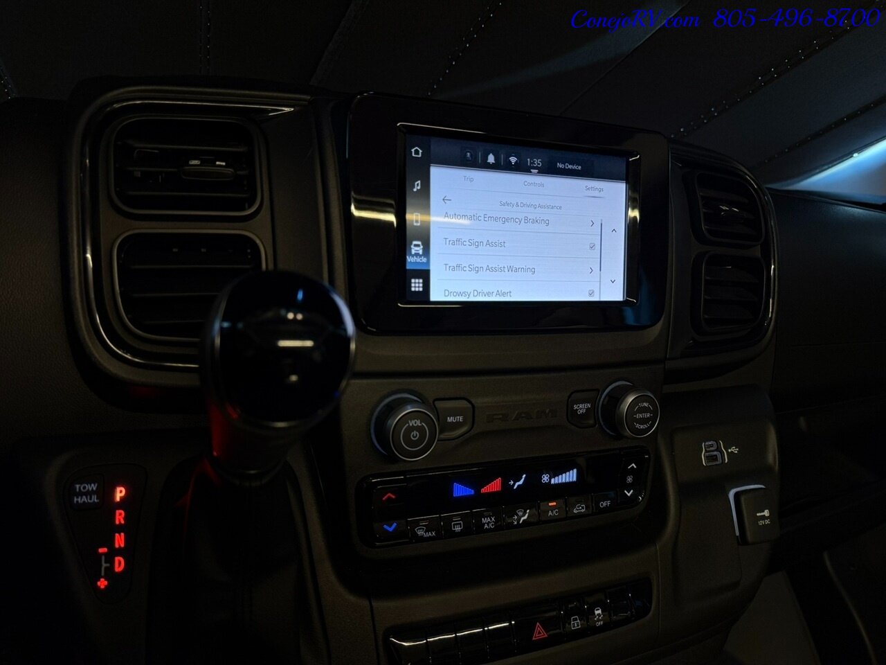 2024 Winnebago Roam 59RB Accessibility Power Lift Power Lounge Full Galley   - Photo 32 - Thousand Oaks, CA 91360