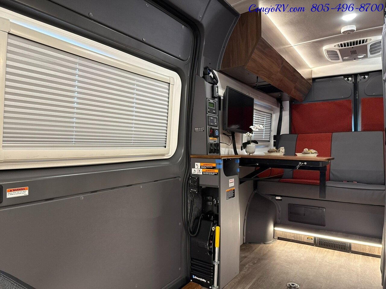 2024 Winnebago Roam 59RB Accessibility Power Lift Power Lounge Full Galley   - Photo 8 - Thousand Oaks, CA 91360