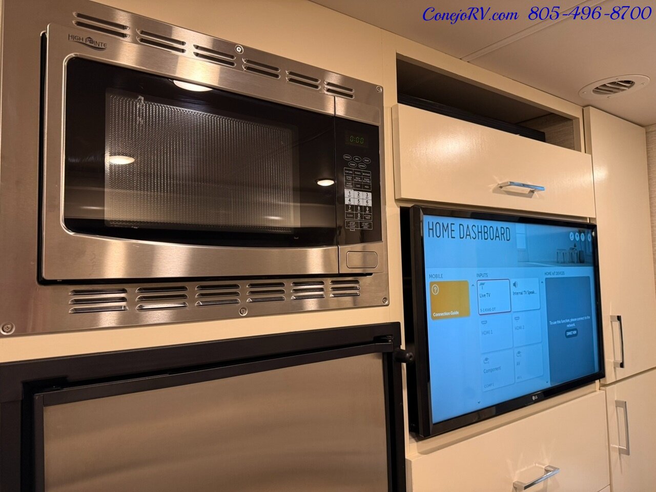 2020 Tiffin Wayfarer 25RW Murphy Bed Full Wall Slide-Out Theater Seats  Mercedes Turbo Diesel Full Body Paint - Photo 16 - Thousand Oaks, CA 91360