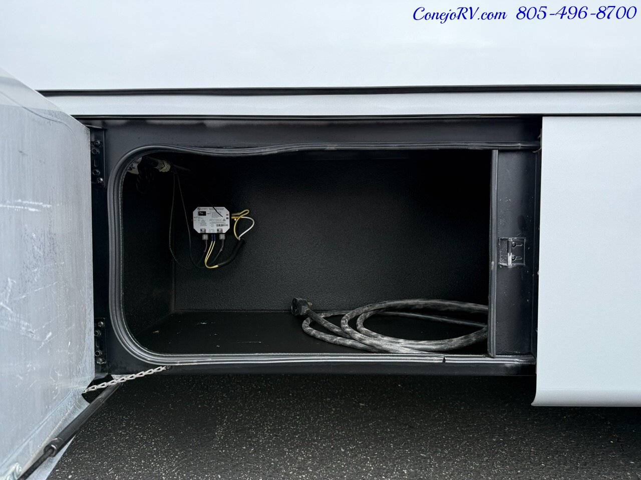 2020 Tiffin Wayfarer 25RW Murphy Bed Full Wall Slide-Out Theater Seats  Mercedes Turbo Diesel Full Body Paint - Photo 49 - Thousand Oaks, CA 91360