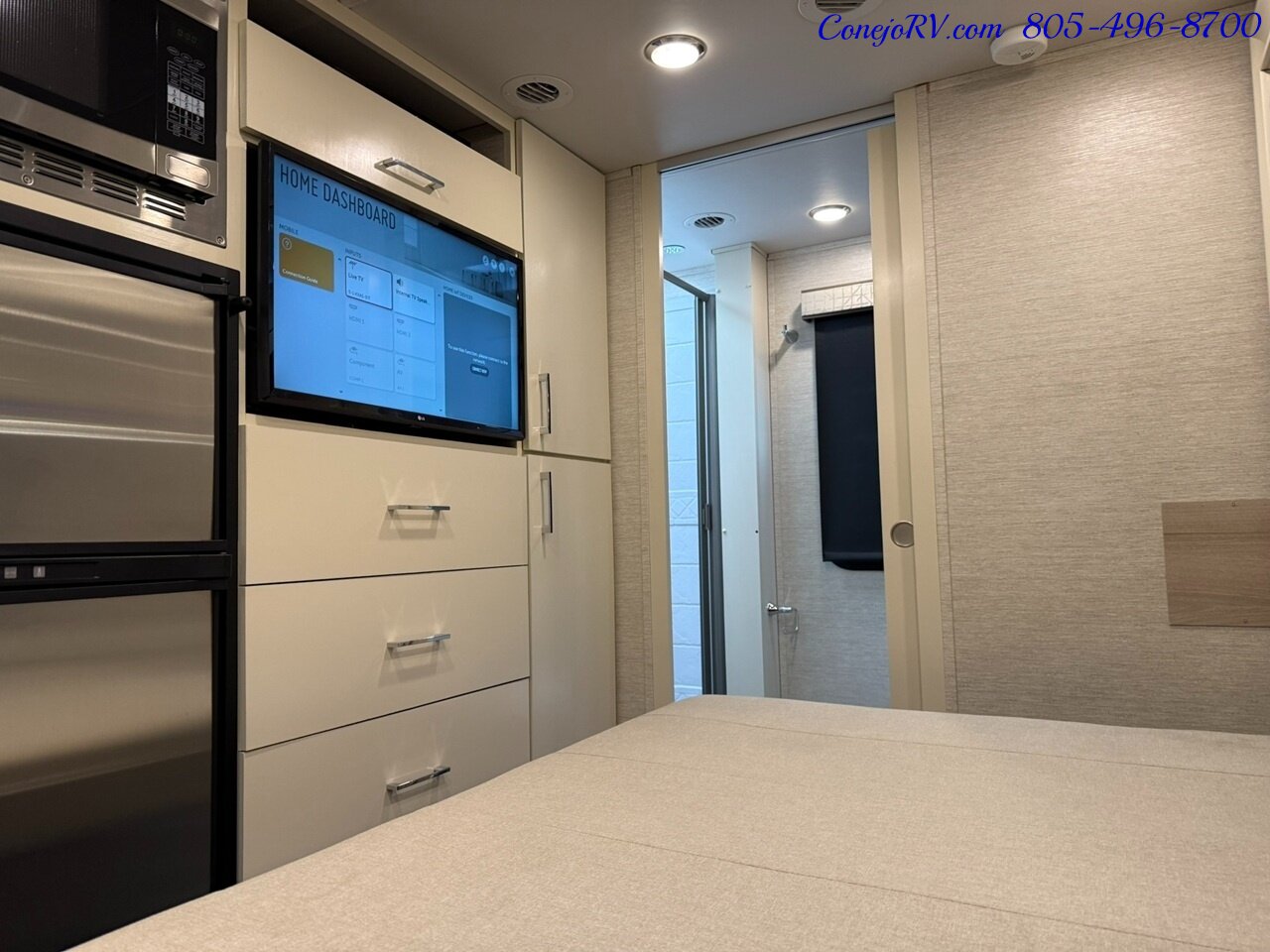2020 Tiffin Wayfarer 25RW Murphy Bed Full Wall Slide-Out Theater Seats  Mercedes Turbo Diesel Full Body Paint - Photo 26 - Thousand Oaks, CA 91360