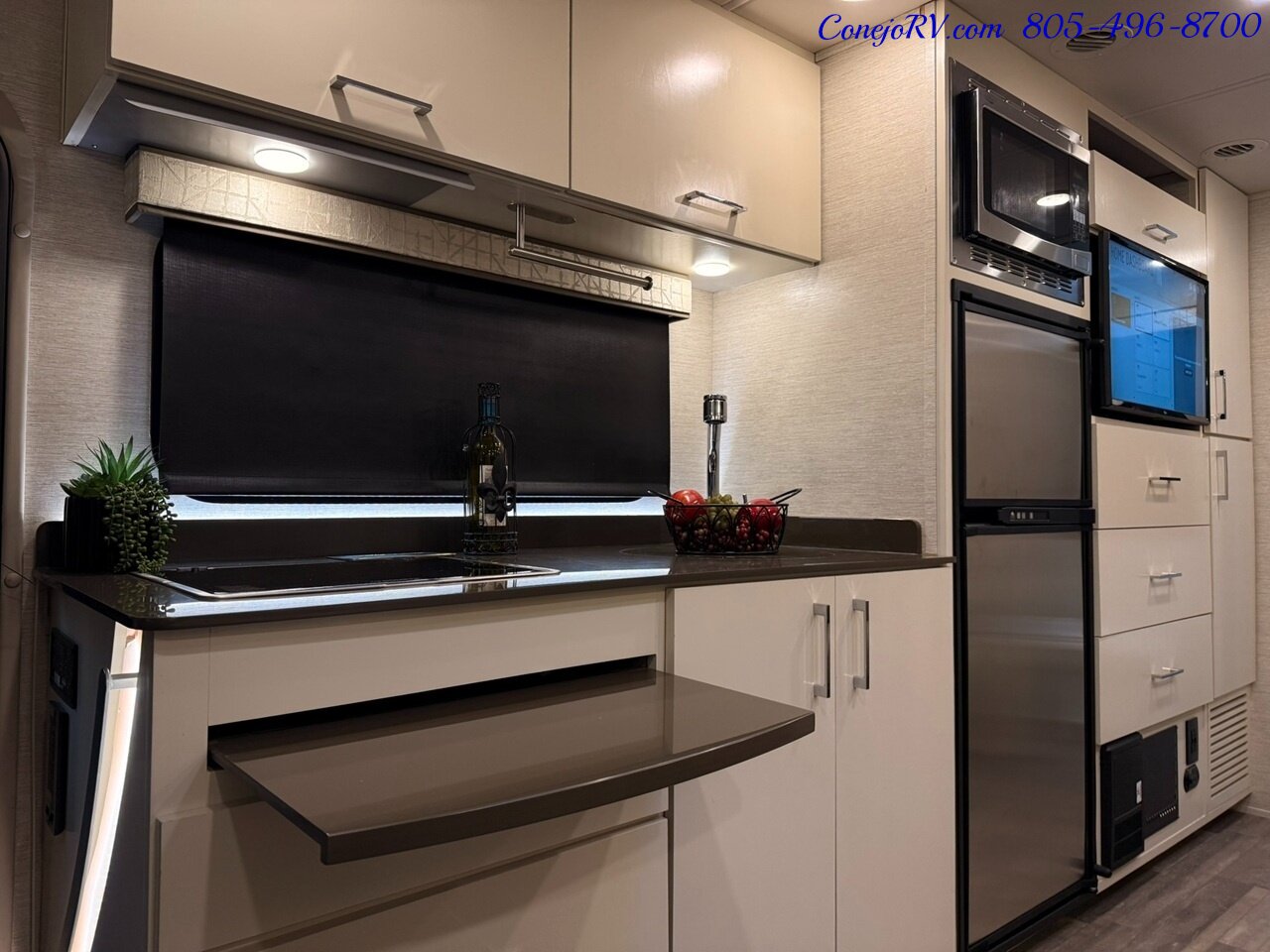 2020 Tiffin Wayfarer 25RW Murphy Bed Full Wall Slide-Out Theater Seats  Mercedes Turbo Diesel Full Body Paint - Photo 13 - Thousand Oaks, CA 91360