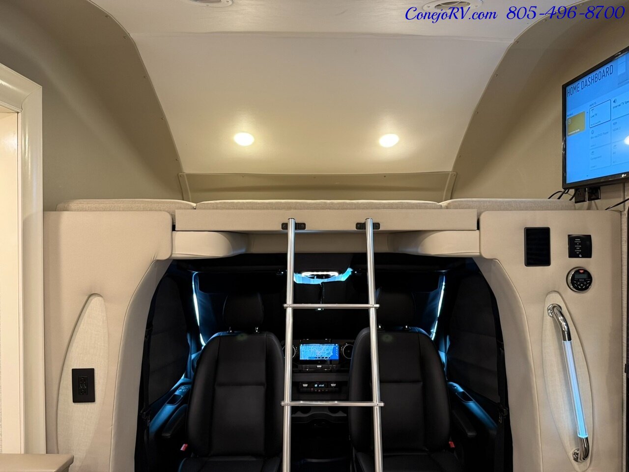 2020 Tiffin Wayfarer 25RW Murphy Bed Full Wall Slide-Out Theater Seats  Mercedes Turbo Diesel Full Body Paint - Photo 34 - Thousand Oaks, CA 91360
