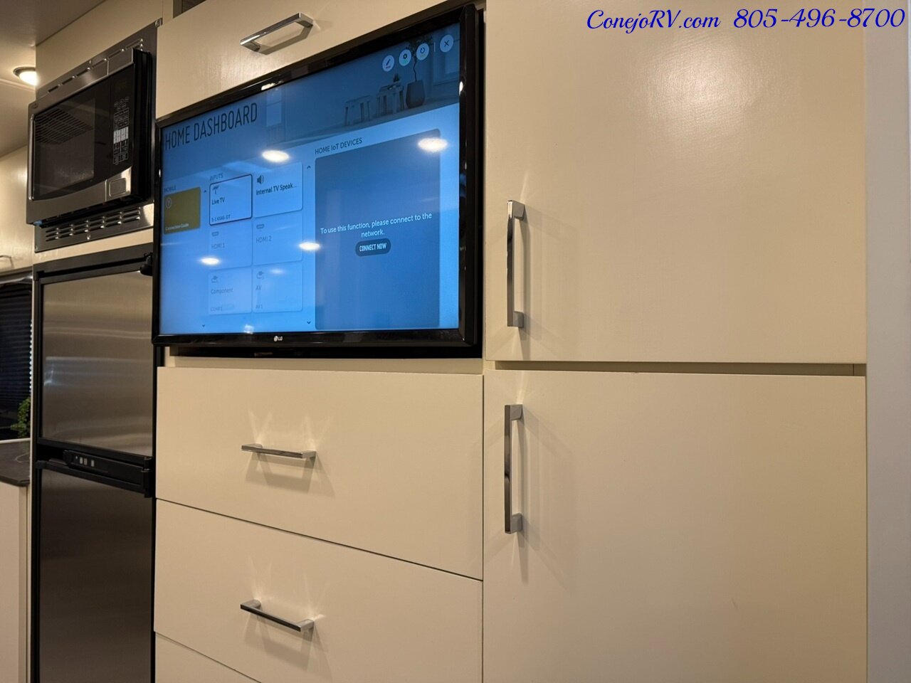2020 Tiffin Wayfarer 25RW Murphy Bed Full Wall Slide-Out Theater Seats  Mercedes Turbo Diesel Full Body Paint - Photo 22 - Thousand Oaks, CA 91360