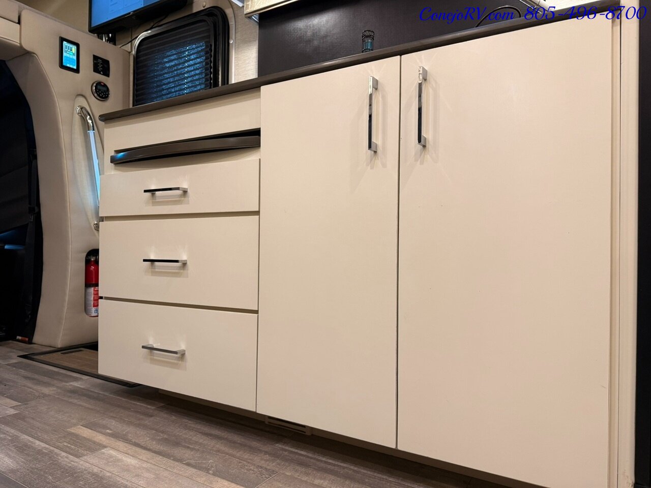 2020 Tiffin Wayfarer 25RW Murphy Bed Full Wall Slide-Out Theater Seats  Mercedes Turbo Diesel Full Body Paint - Photo 18 - Thousand Oaks, CA 91360