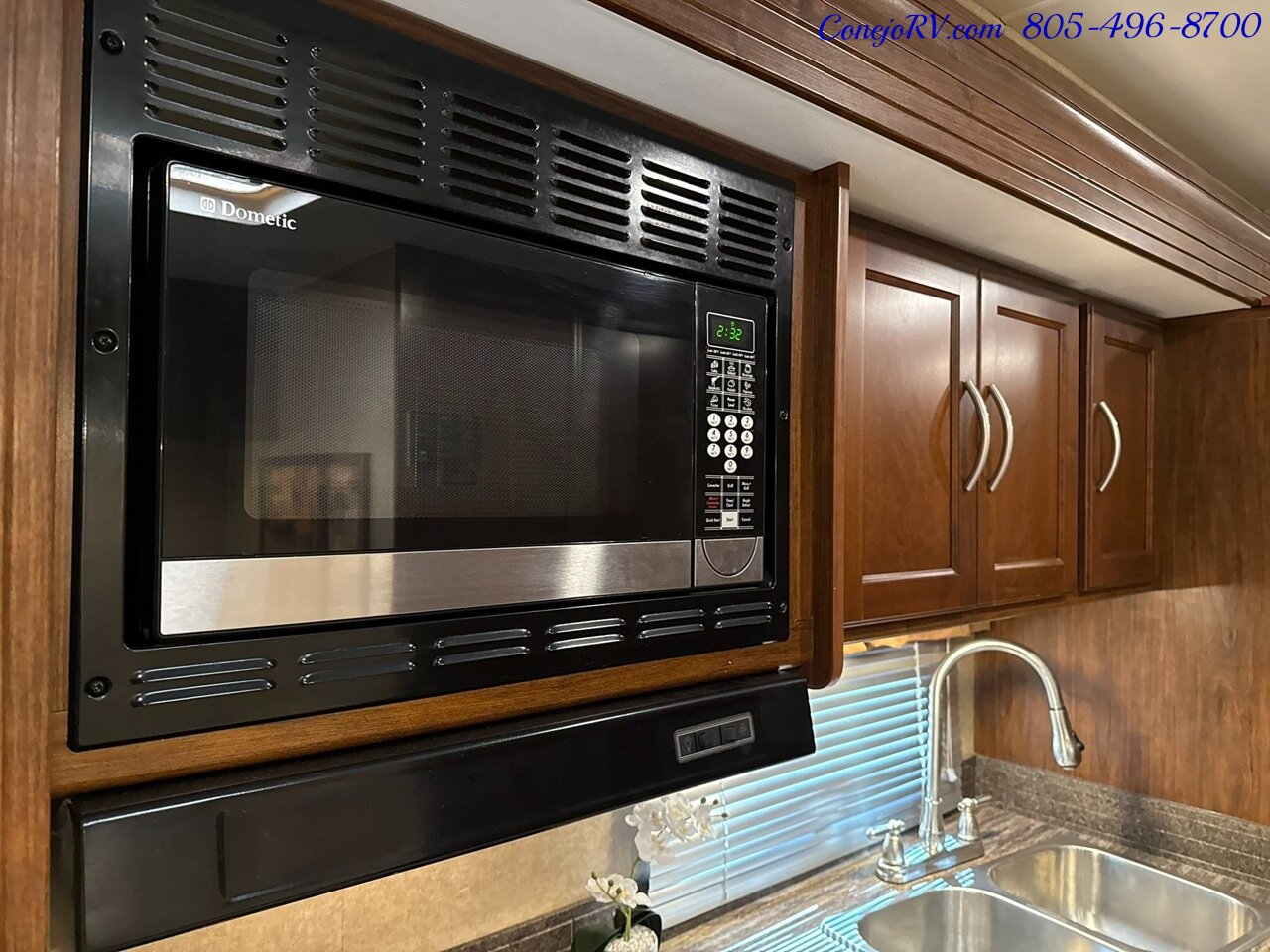 2016 Coachmen Pursuit 27KP B Full Wall Slide Cab Over Bunk 53K   - Photo 13 - Thousand Oaks, CA 91360