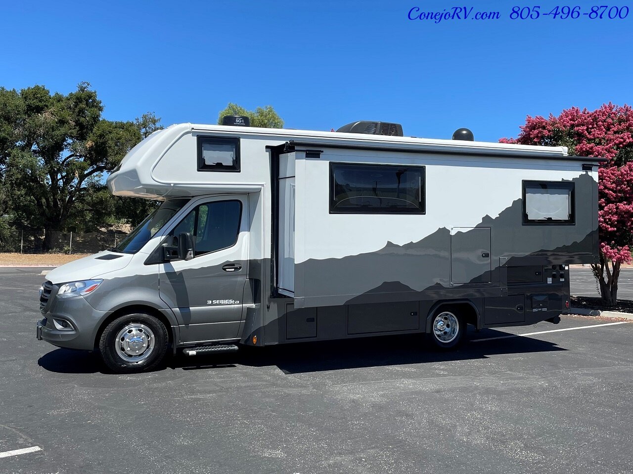 2024 DYNAMAX Isata 3 Series 24FW Freedom Edition Light Full-Wall Slide HYDRAULIC  LEVELERS Full Body Paint Mercedes Turbo Diesel - Photo 1 - Thousand Oaks, CA 91360