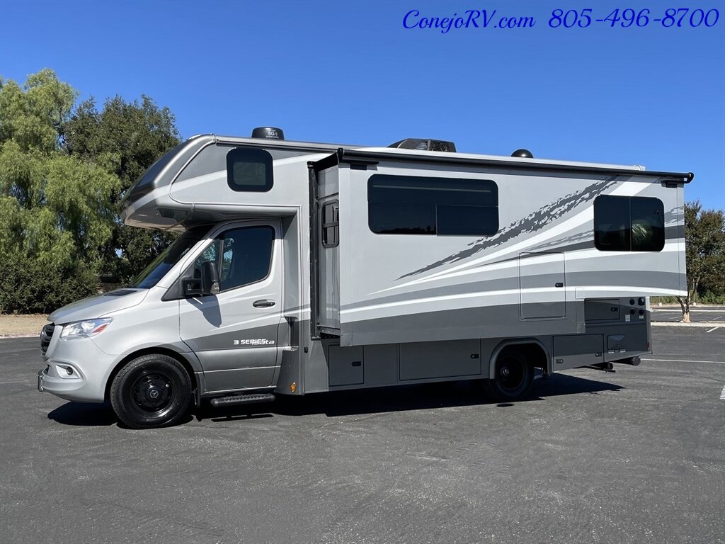 2024 DYNAMAX Isata 3 Series 24FW Full-Wall Slide HYDRAULIC LEVELERS Full Body Paint  Mercedes Turbo Diesel - Photo 1 - Thousand Oaks, CA 91360