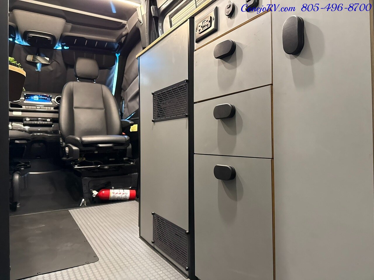 2024 Winnebago Revel 44EC 2.5-1 AWD Sprinter Mercedes Turbo Diesel, 8.4KWH  Lithionics System 26K Miles - Photo 15 - Thousand Oaks, CA 91360