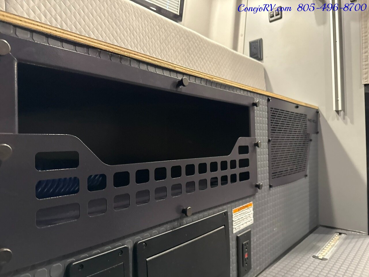 2024 Winnebago Revel 44EC 2.5-1 AWD Sprinter Mercedes Turbo Diesel, 8.4KWH  Lithionics System 26K Miles - Photo 25 - Thousand Oaks, CA 91360