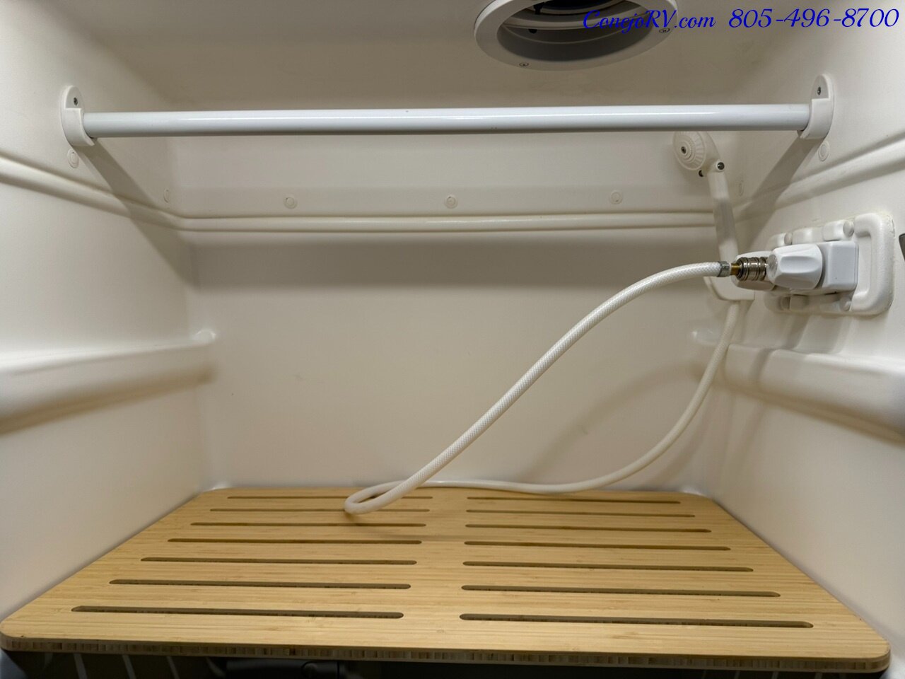 2024 Winnebago Revel 44EC 2.5-1 AWD Sprinter Mercedes Turbo Diesel, 8.4KWH  Lithionics System 26K Miles - Photo 17 - Thousand Oaks, CA 91360