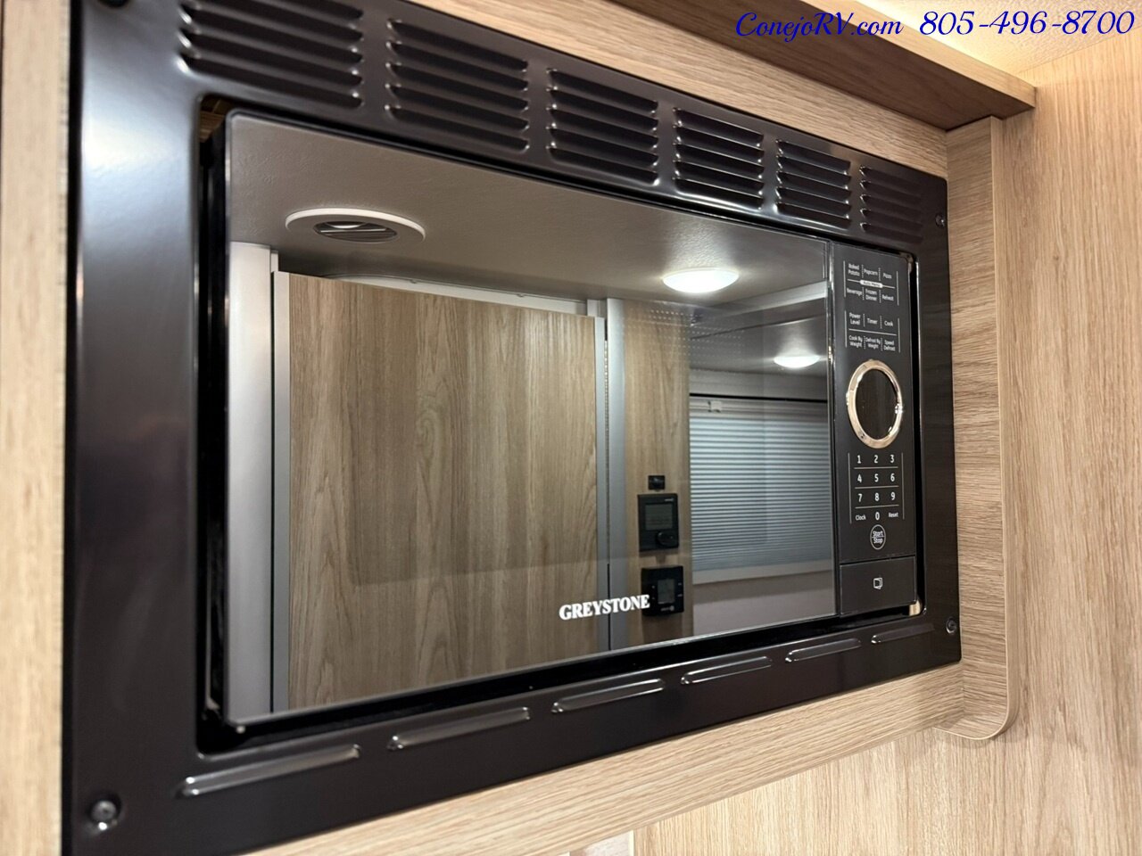 2026 Winnebago Ekko 22A Lithium Power 310HP All Wheel Drive   - Photo 15 - Thousand Oaks, CA 91360