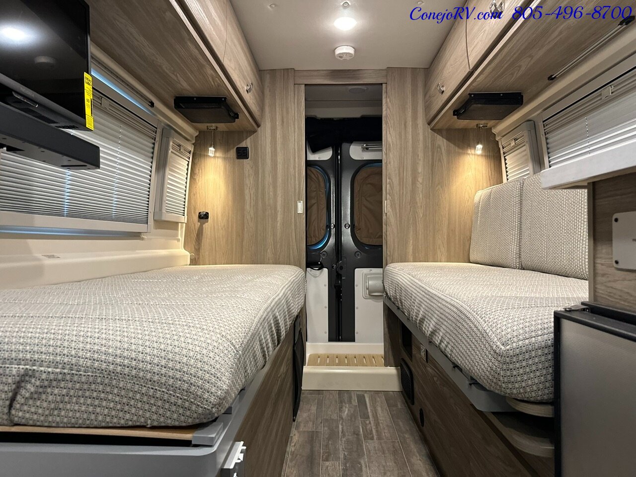 2025 Winnebago Travato 59K Touring Coach 2.8KW Onan Generator   - Photo 14 - Thousand Oaks, CA 91360