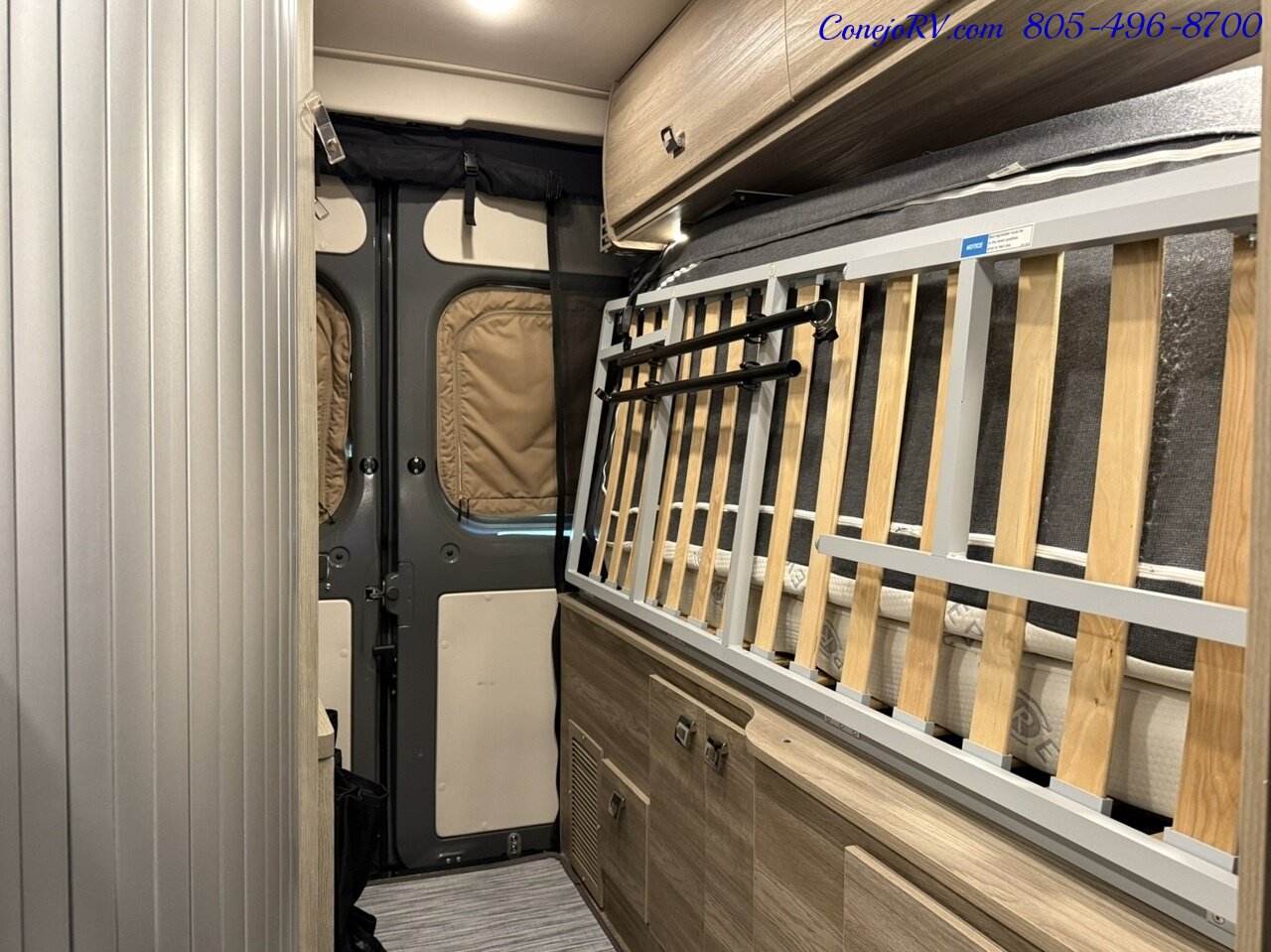 2023 Winnebago Travato 59G Touring Coach Full Galley Murphy Bed 8K Miles - Photo 19 - Thousand Oaks, CA 91360