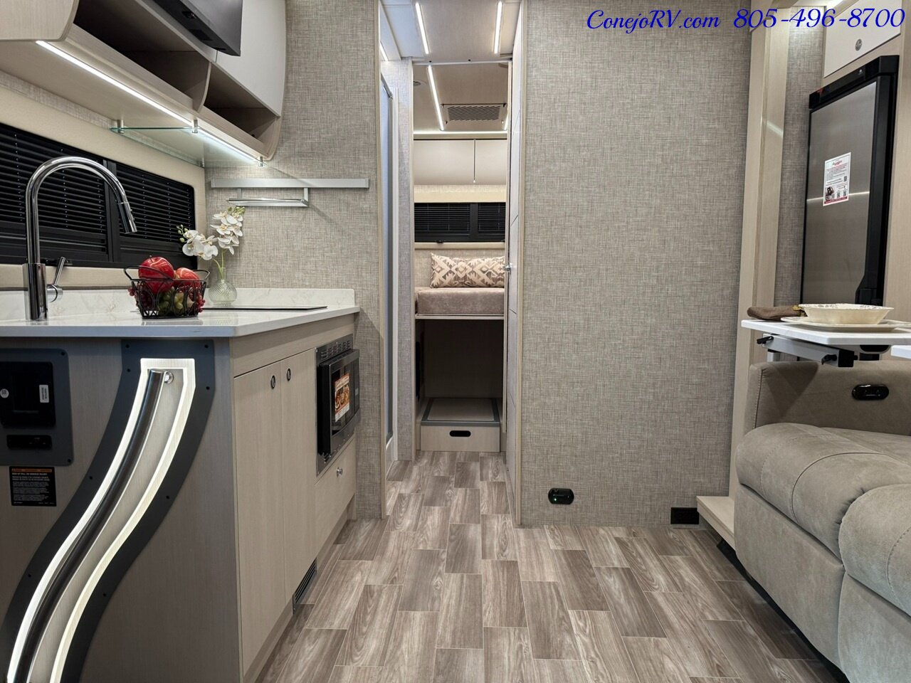 2026 Tiffin Wayfarer 25XLW Slide-Out Theater Seats Mercedes Turbo Diesel  Full Body Paint - Photo 5 - Thousand Oaks, CA 91360