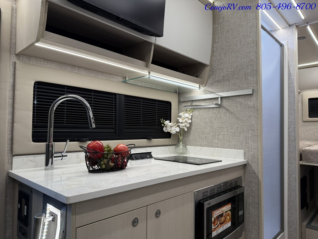 2026 Tiffin Wayfarer 25XLW Slide-Out Theater Seats Mercedes Turbo Diesel  Full Body Paint - Photo 13 - Thousand Oaks, CA 91360