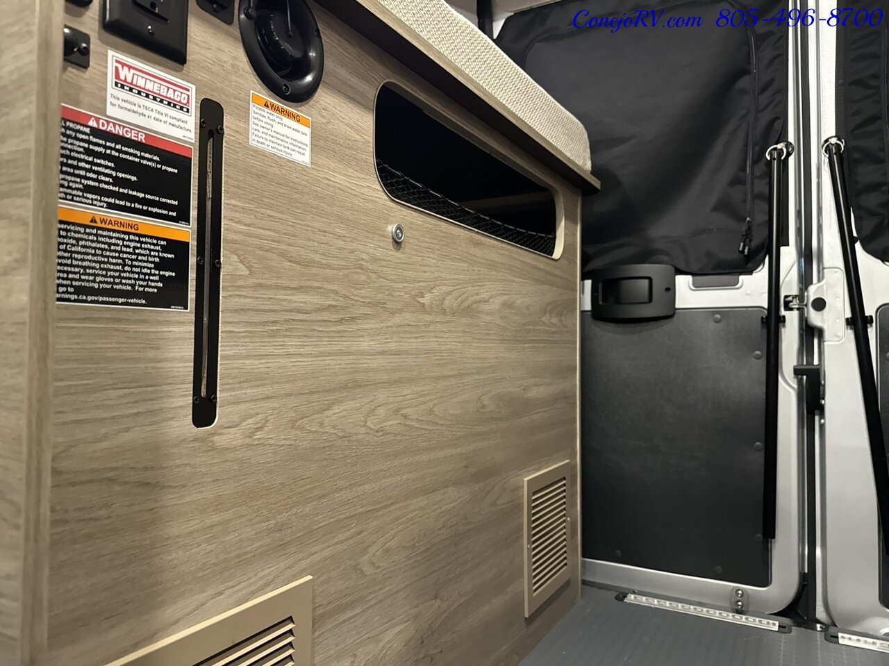 2022 Winnebago Solis Pocket 36A Murphy Bed Full Galley 28K Miles   - Photo 19 - Thousand Oaks, CA 91360