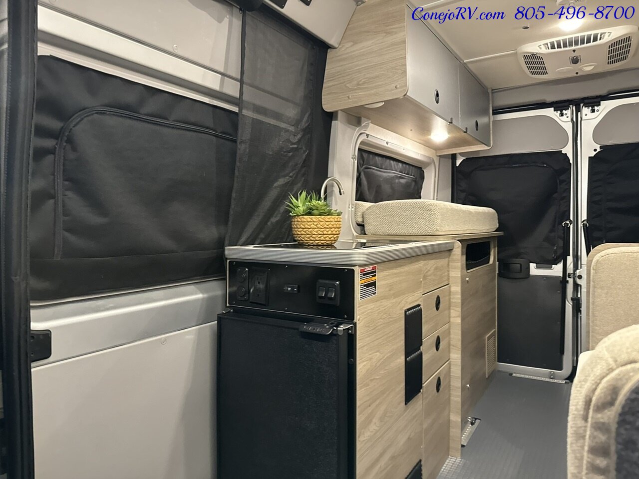 2022 Winnebago Solis Pocket 36A Murphy Bed Full Galley 28K Miles   - Photo 7 - Thousand Oaks, CA 91360