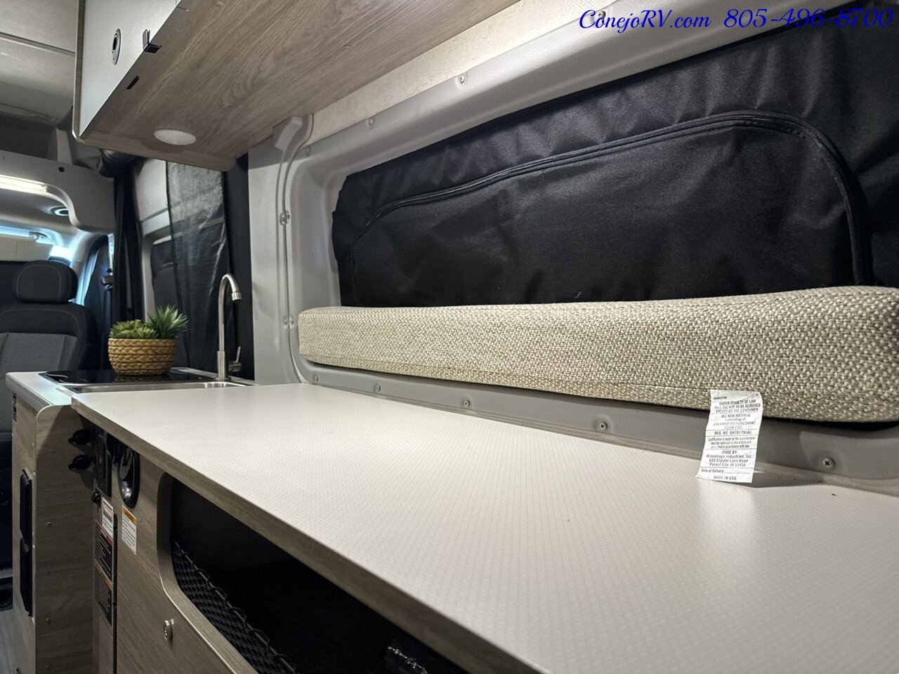 2022 Winnebago Solis Pocket 36A Murphy Bed Full Galley 28K Miles   - Photo 15 - Thousand Oaks, CA 91360