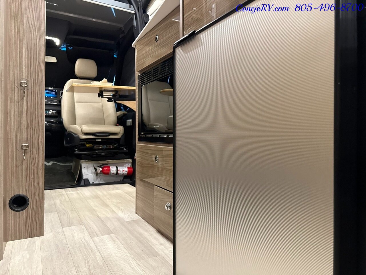 2020 Winnebago Boldt 70BL Volta Lithium System Mercedes Turbo Diesel 28K  Miles - Photo 15 - Thousand Oaks, CA 91360