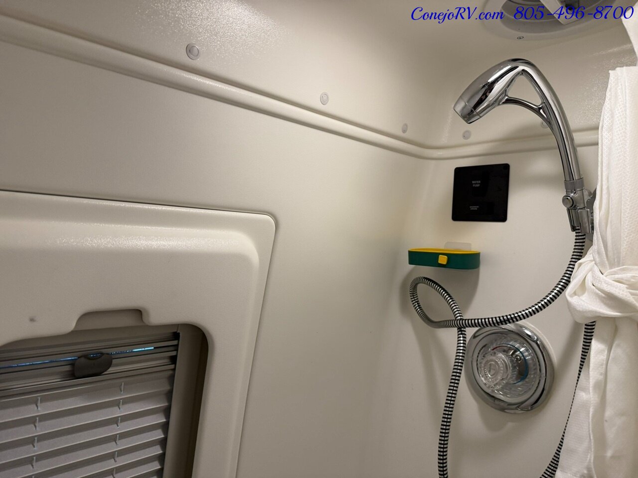 2020 Winnebago Boldt 70BL Volta Lithium System Mercedes Turbo Diesel 28K  Miles - Photo 17 - Thousand Oaks, CA 91360