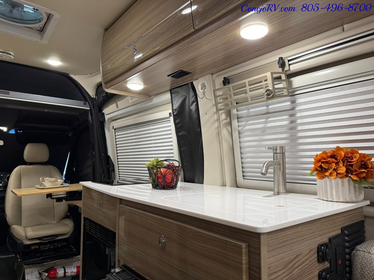 2020 Winnebago Boldt 70BL Volta Lithium System Mercedes Turbo Diesel 28K  Miles - Photo 16 - Thousand Oaks, CA 91360
