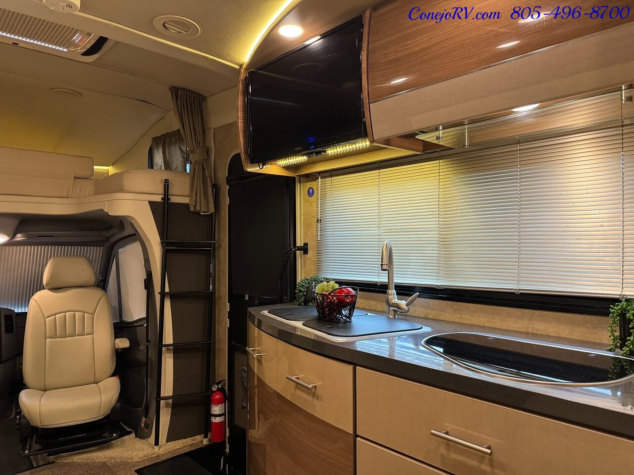 2016 Winnebago Navion 24J Slide-Out Mercedes Turbo Diesel   - Photo 18 - Thousand Oaks, CA 91360