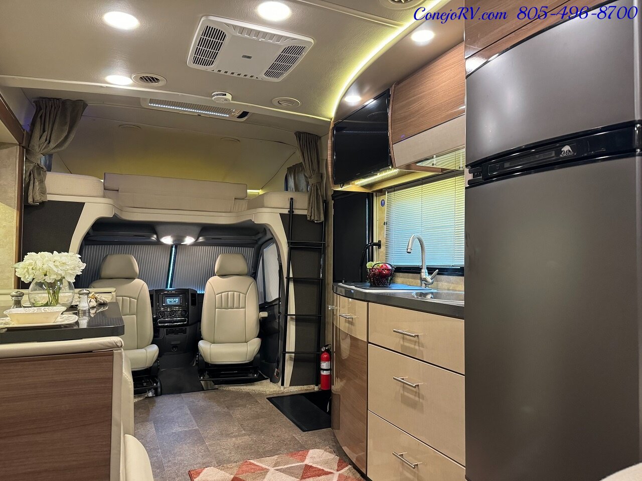 2016 Winnebago Navion 24J Slide-Out Mercedes Turbo Diesel   - Photo 26 - Thousand Oaks, CA 91360