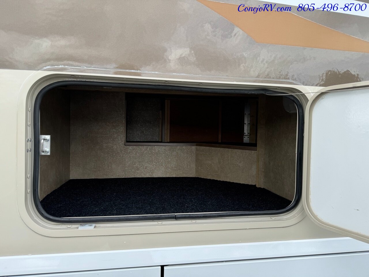 2016 Winnebago Navion 24J Slide-Out Mercedes Turbo Diesel   - Photo 38 - Thousand Oaks, CA 91360