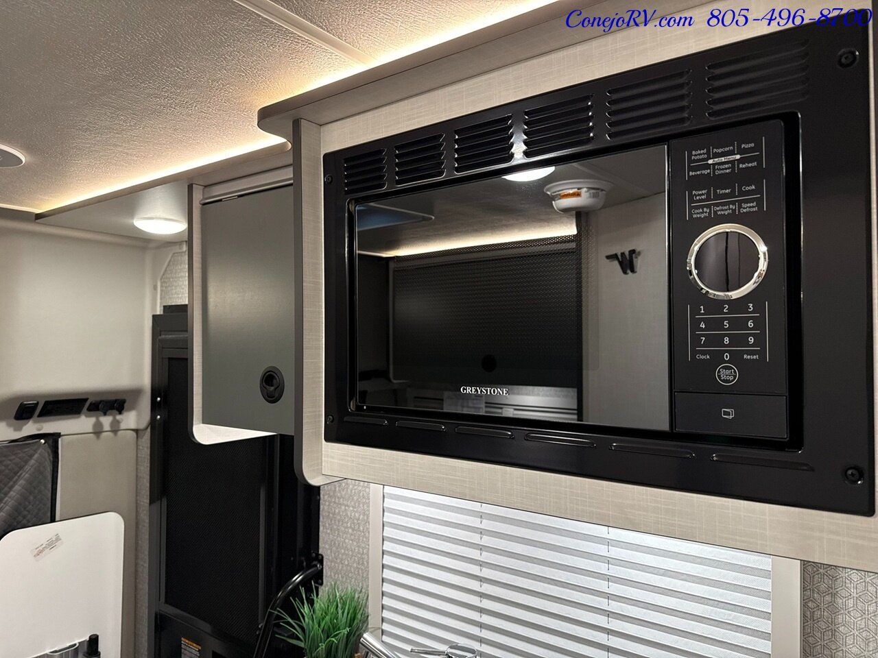 2026 Winnebago Ekko 22A Lithium Power 310HP All Wheel Drive   - Photo 15 - Thousand Oaks, CA 91360