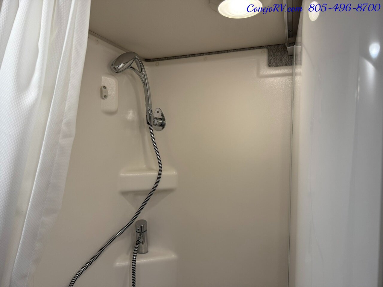 2026 Winnebago Ekko 22A Lithium Power 310HP All Wheel Drive   - Photo 19 - Thousand Oaks, CA 91360