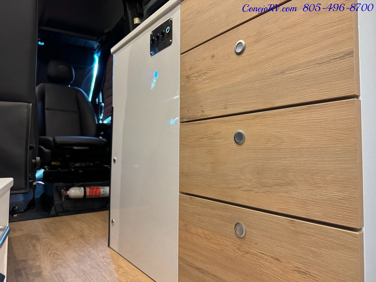 2025 Storyteller Overland Classic Mode OG AWD Lithonics Lithium System Mercedes Sprinter Tur   - Photo 16 - Thousand Oaks, CA 91360