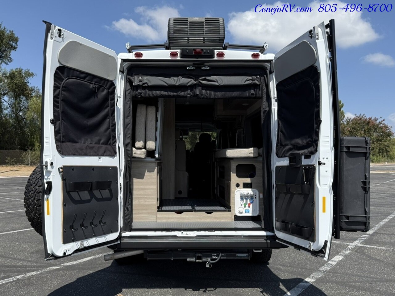 2021 Winnebago Solis 59PX Murphy Bed Full Galley Custom Upgrades 33K Miles   - Photo 38 - Thousand Oaks, CA 91360