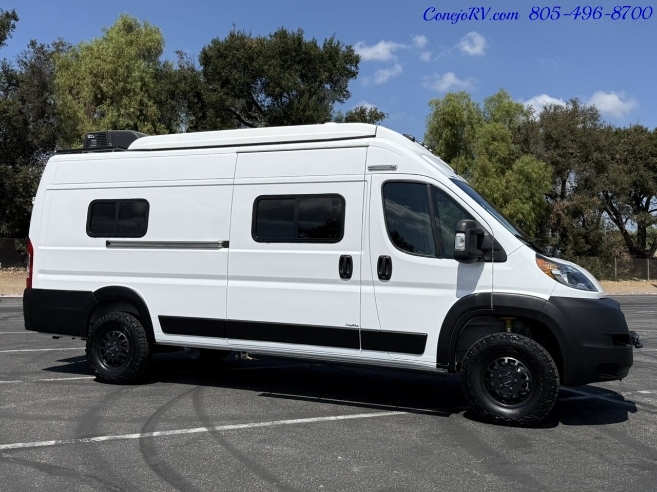2021 Winnebago Solis 59PX Murphy Bed Full Galley Custom Upgrades 33K Miles   - Photo 3 - Thousand Oaks, CA 91360