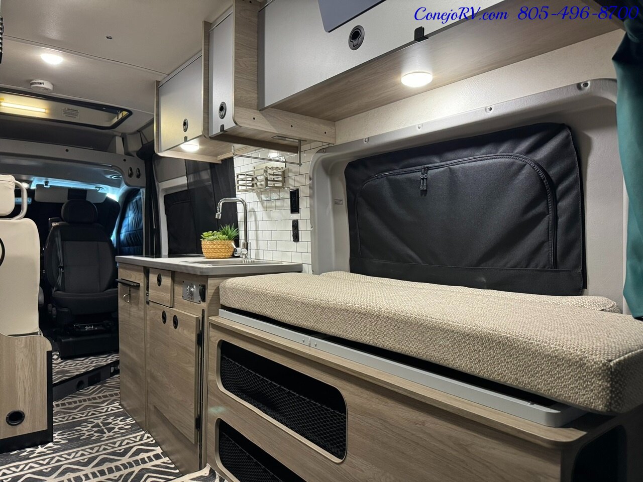 2021 Winnebago Solis 59PX Murphy Bed Full Galley Custom Upgrades 26K Miles   - Photo 26 - Thousand Oaks, CA 91360