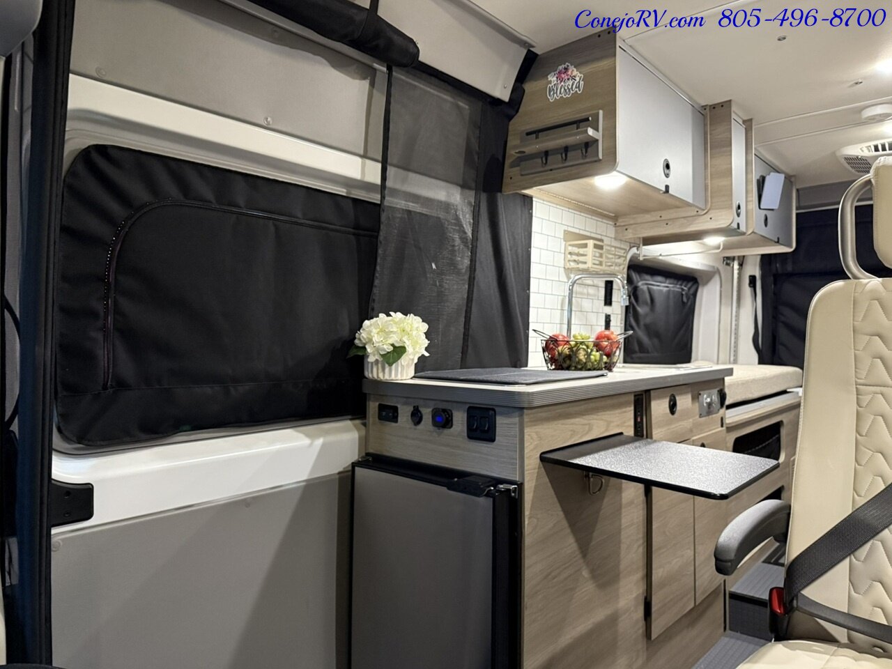 2021 Winnebago Solis 59PX Murphy Bed Full Galley Custom Upgrades 33K Miles   - Photo 7 - Thousand Oaks, CA 91360