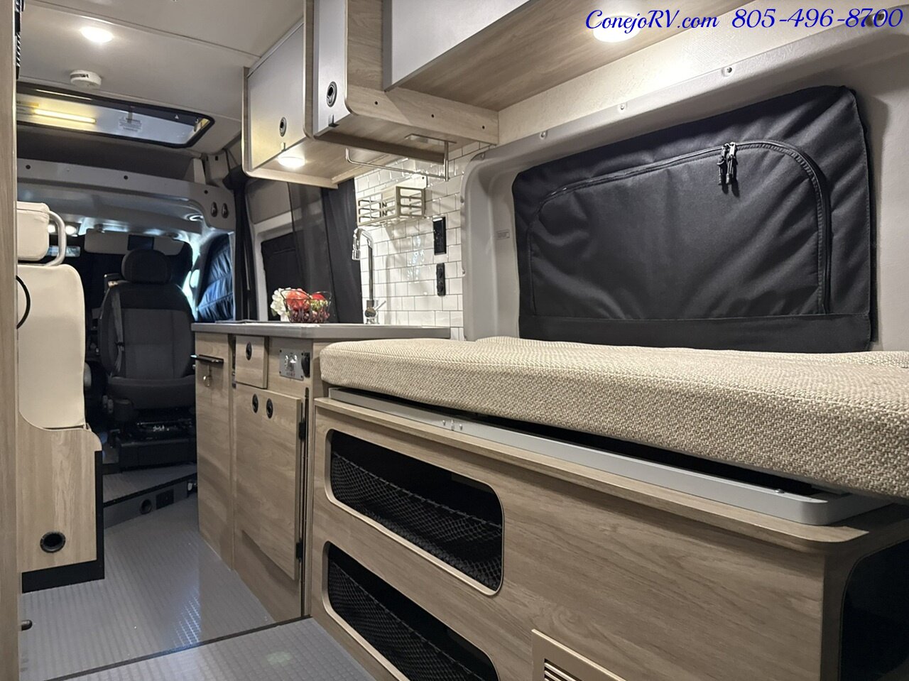 2021 Winnebago Solis 59PX Murphy Bed Full Galley Custom Upgrades 33K Miles   - Photo 25 - Thousand Oaks, CA 91360